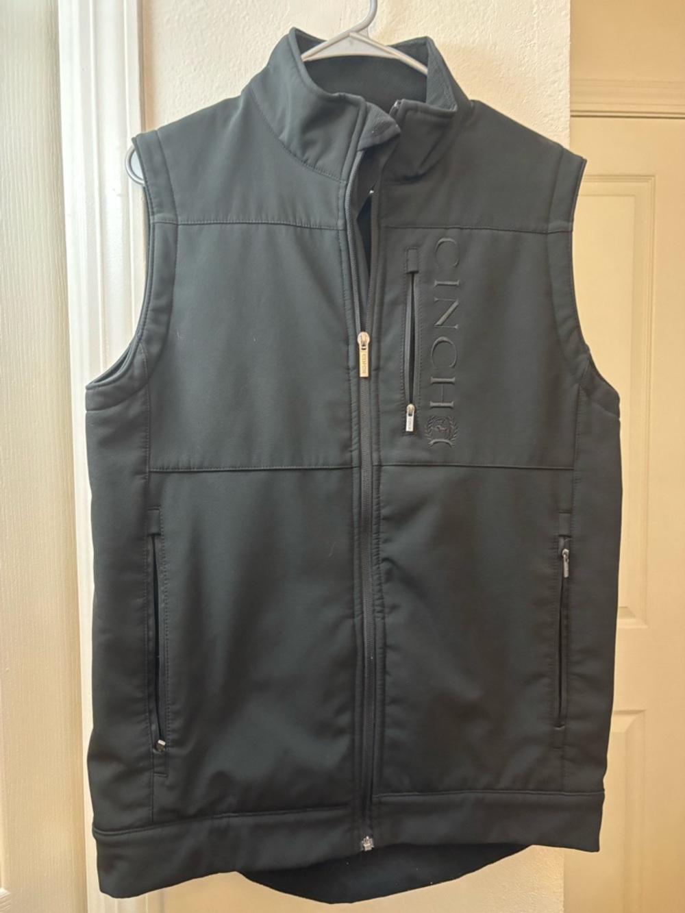 Cinch Men's Black Concealed Carry Bonded Vest, model MWV1082001